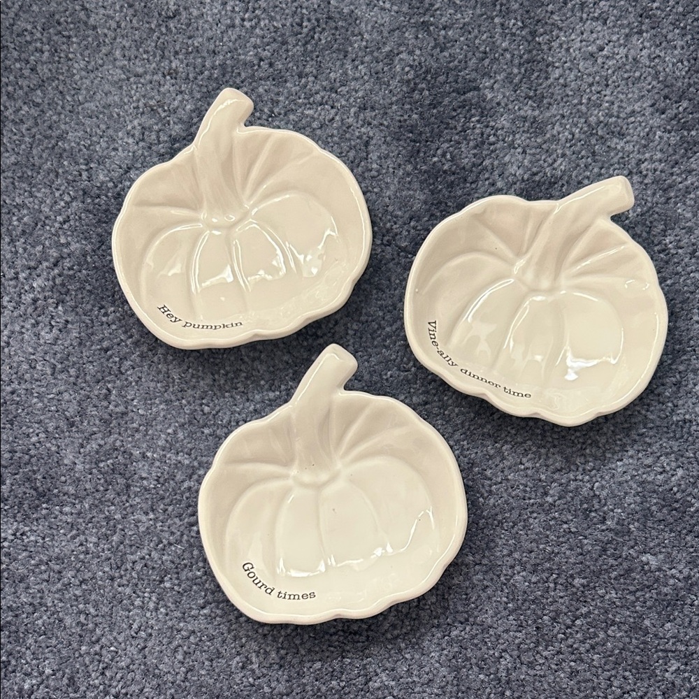 Mud Pie Halloween & Thanksgiving tidbit bowls. Cream colored ceramic novelties.